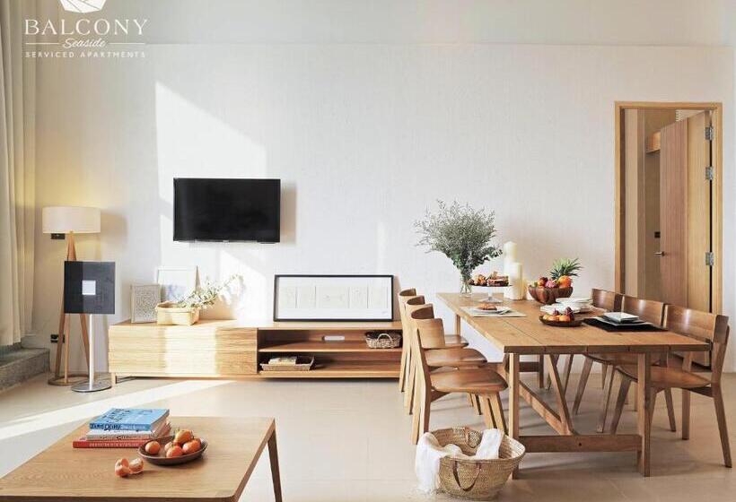 Balcony Seaside Sriracha Hotel & Serviced Apartments