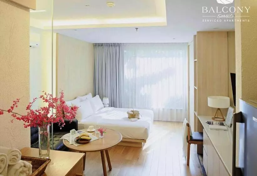 Balcony Seaside Sriracha Hotel & Serviced Apartments