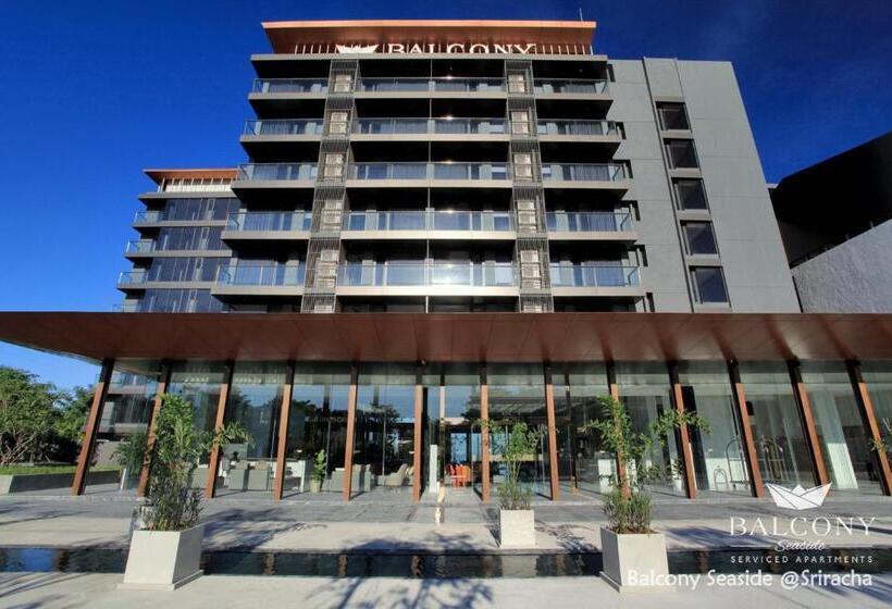 Balcony Seaside Sriracha Hotel & Serviced Apartments