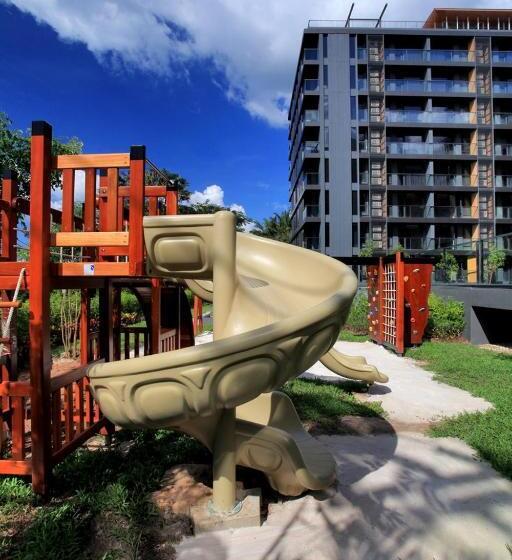 Balcony Seaside Sriracha Hotel & Serviced Apartments