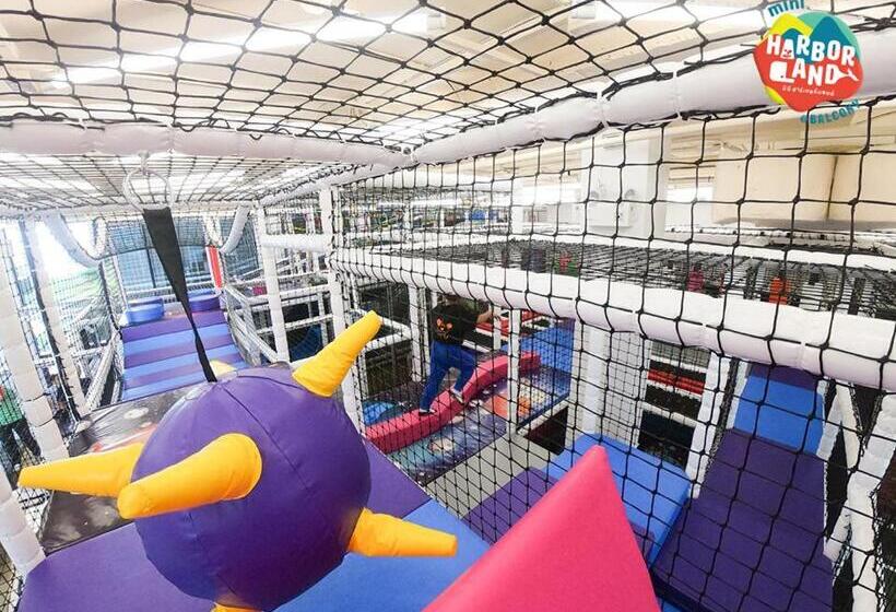 Balcony Seaside Sriracha Hotel & Serviced Apartments