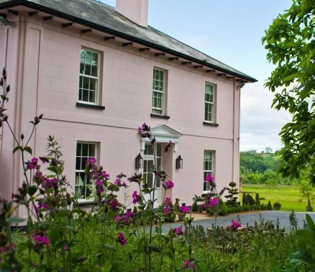 Bed and Breakfast Syon House