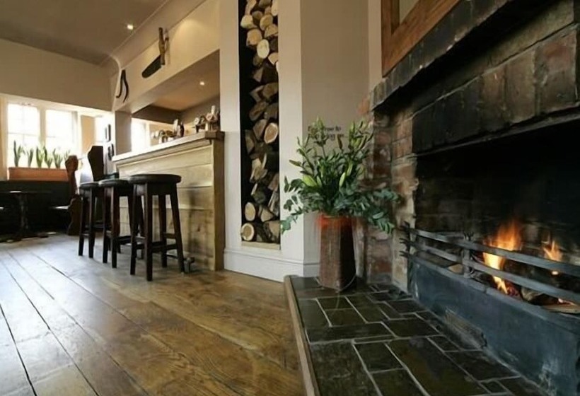 住宿加早餐  The Bell   Restaurant With Rooms