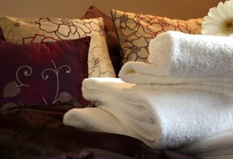 住宿加早餐  The Bell   Restaurant With Rooms