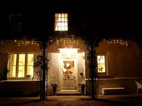 تختخواب و صبحانه Brant House