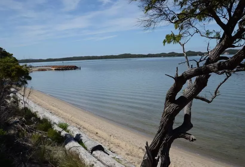 فندق Coalmine Beach Holiday Park