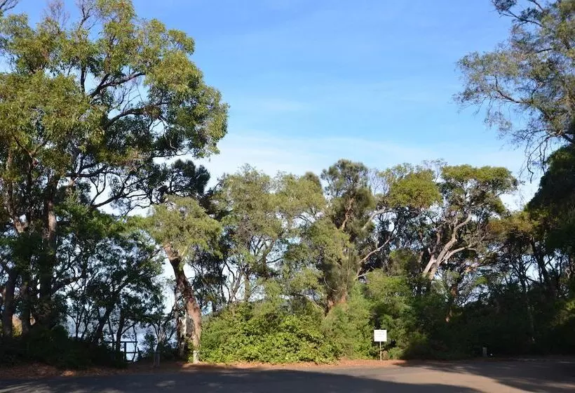 فندق Coalmine Beach Holiday Park