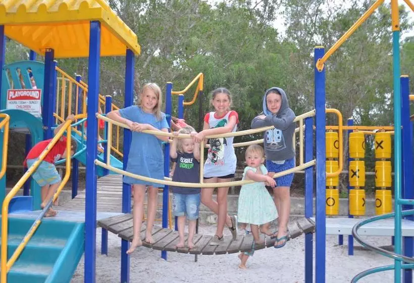 فندق Coalmine Beach Holiday Park