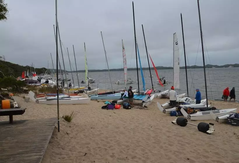 فندق Coalmine Beach Holiday Park