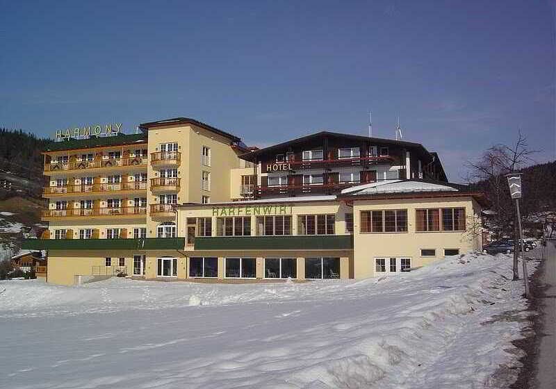 Отель Harfenwirt