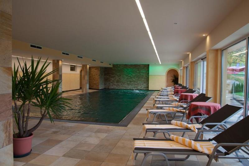 Отель Harfenwirt