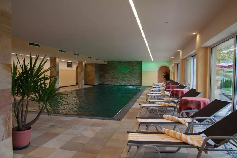 Отель Harfenwirt