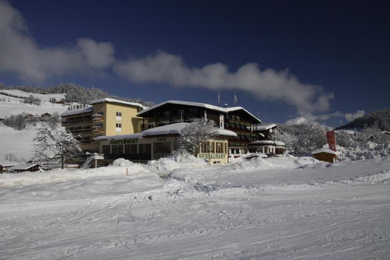 Отель Harfenwirt