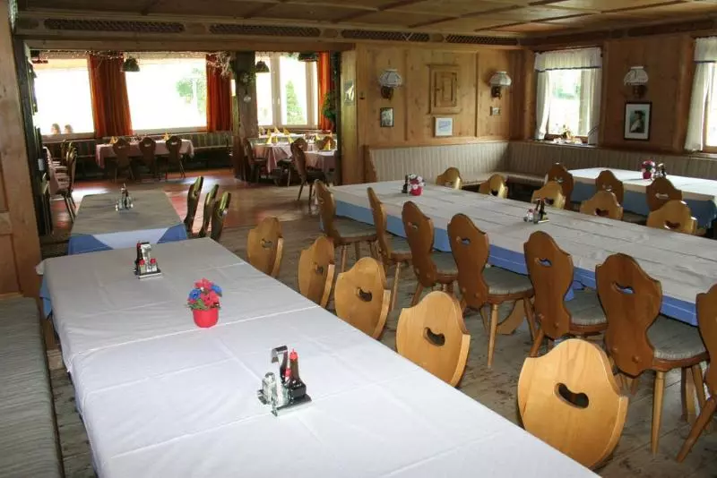 Отель Harfenwirt