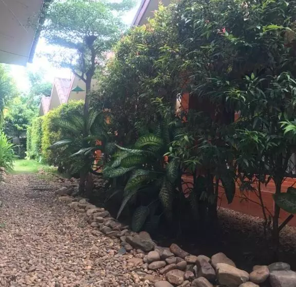 فندق Jim Guesthouse