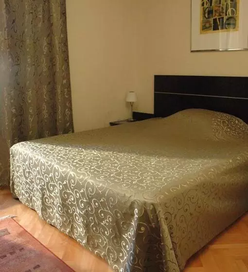 Hotel President Garni