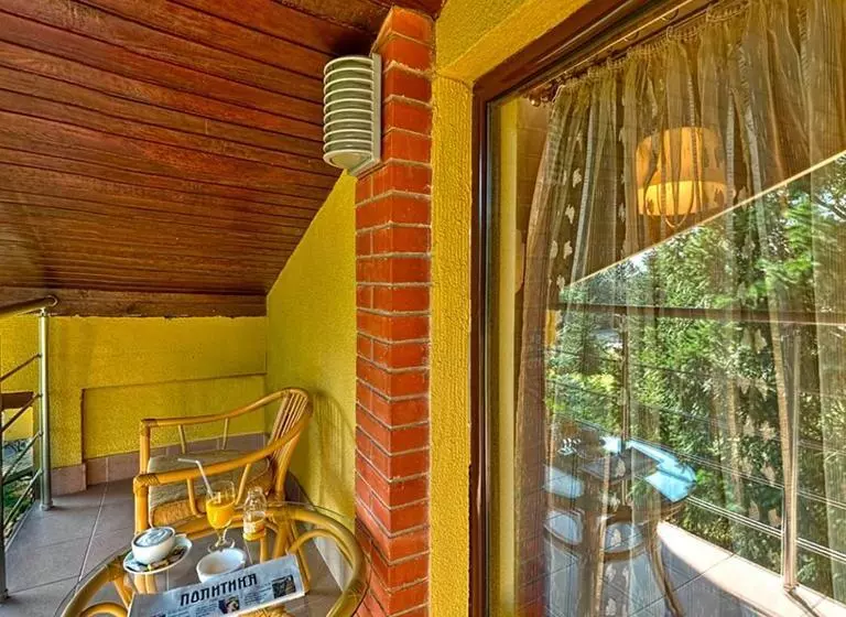 Hotel President Garni