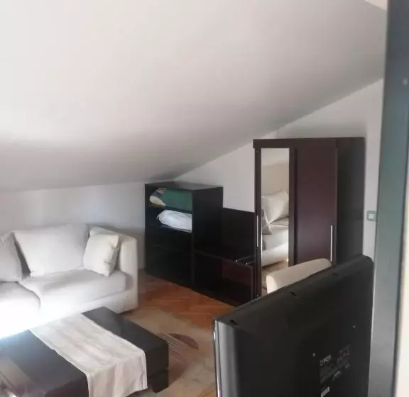 Hotel President Garni