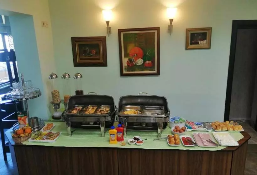 Hotel President Garni