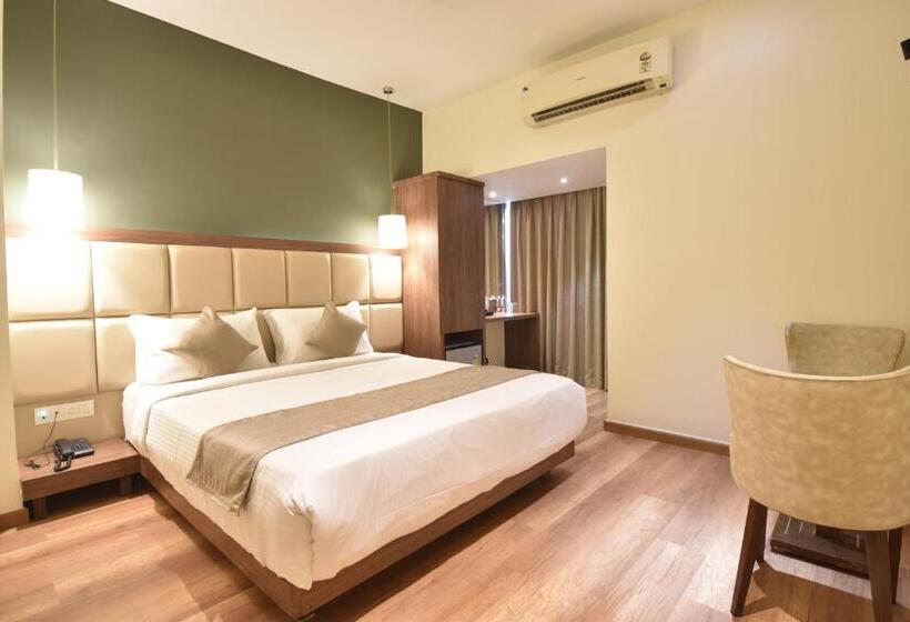 Отель The Aarya A Smart Business