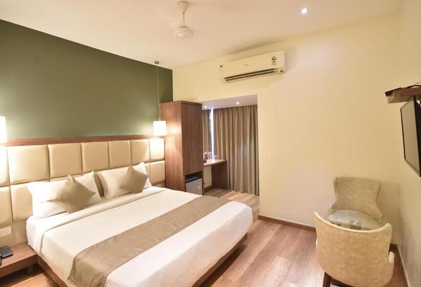 Отель The Aarya A Smart Business