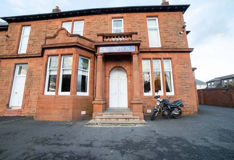 Отель The Douglas