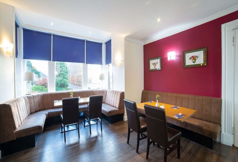 Отель The Douglas