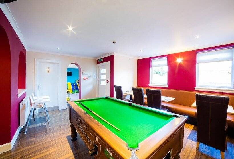 Отель The Douglas