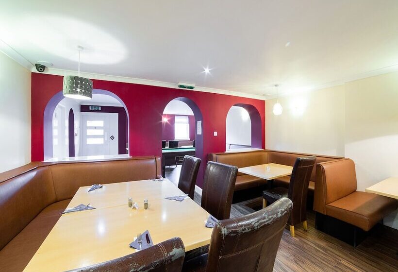 Отель The Douglas