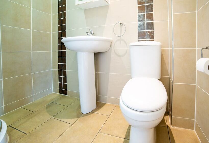 Отель The Douglas