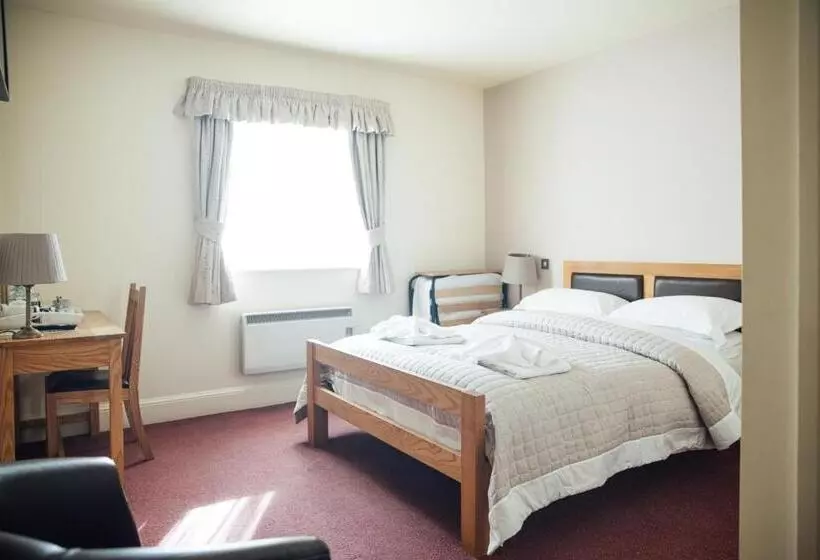 Отель The Jolly Drover