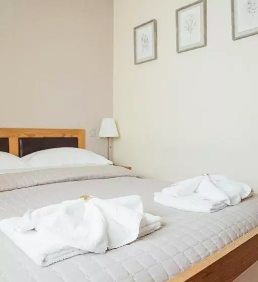 Отель The Jolly Drover