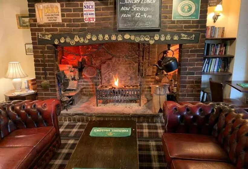 Отель The Jolly Drover