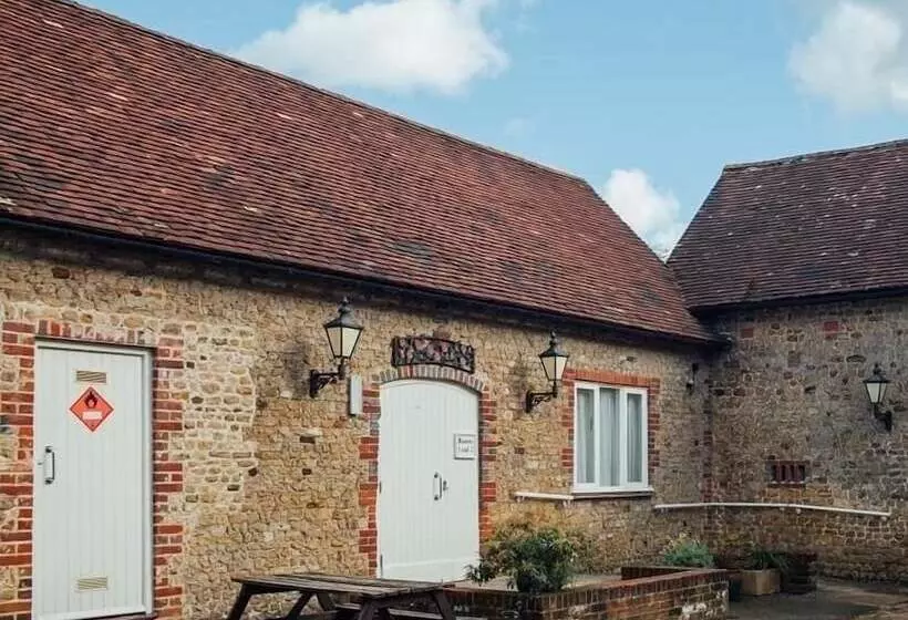 Отель The Jolly Drover