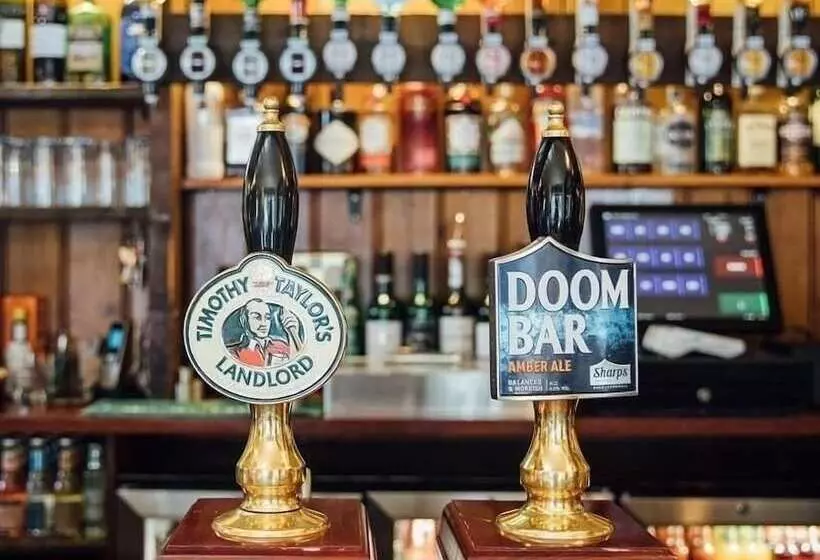 Отель The Jolly Drover