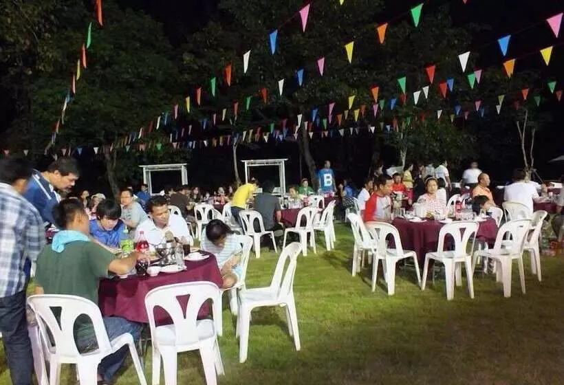 Hotel Worawee Resort & Spa