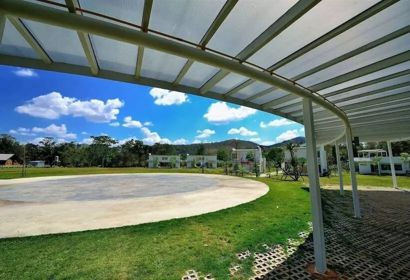 Hotel Worawee Resort & Spa