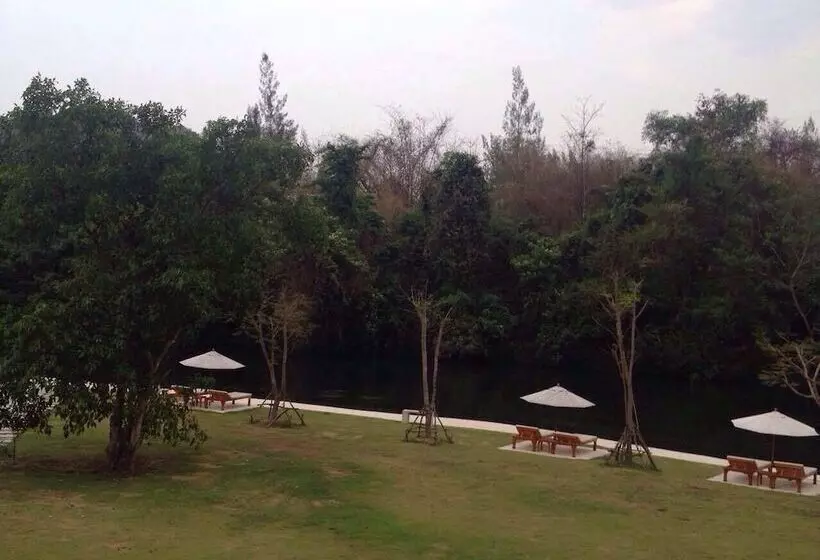 Hotel Worawee Resort & Spa
