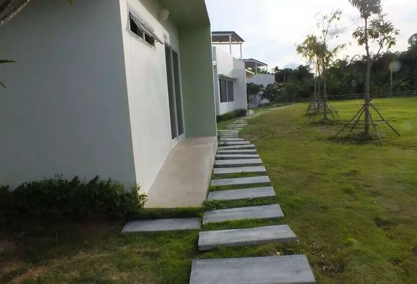 Hotel Worawee Resort & Spa