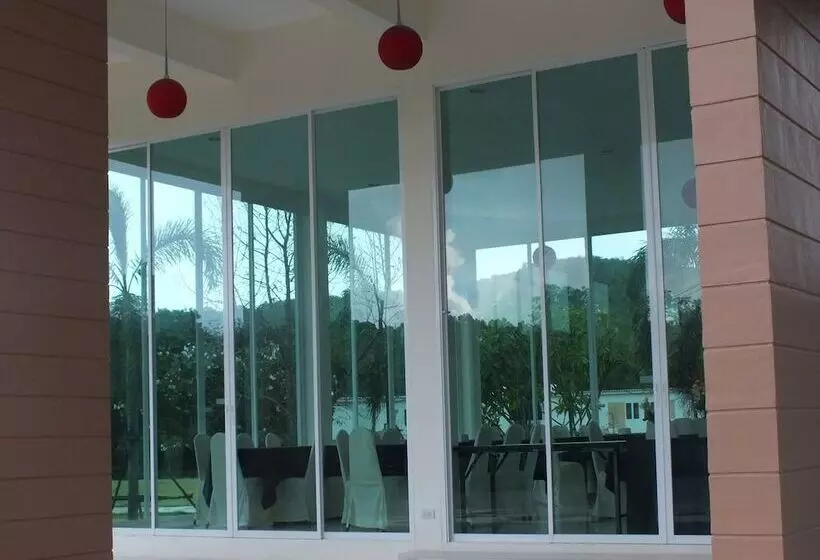 Hotel Worawee Resort & Spa