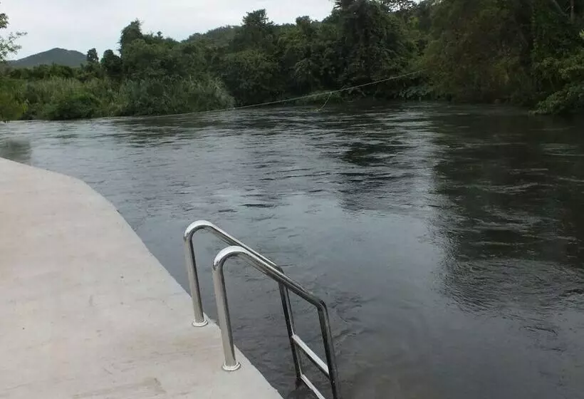 Hotel Worawee Resort & Spa