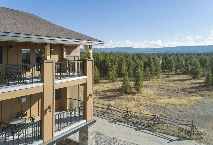 בית מלון כפרי Worldmark West Yellowstone