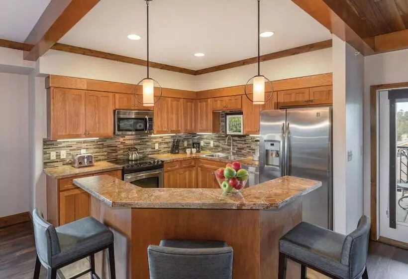 בית מלון כפרי Worldmark West Yellowstone