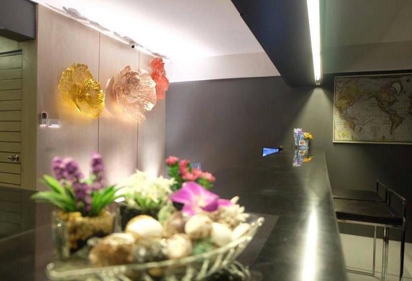 Loma Hostel At Phuket Town