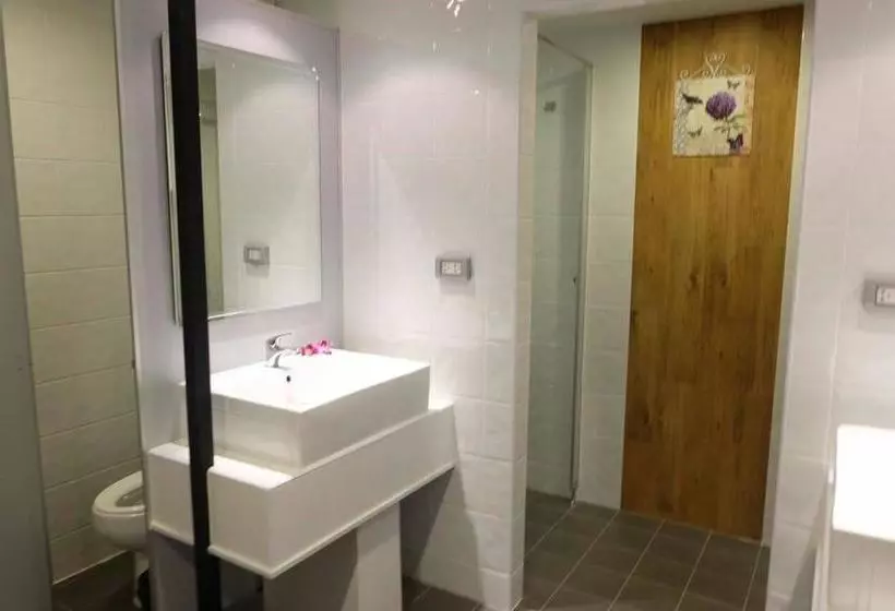 Loma Hostel At Phuket Town