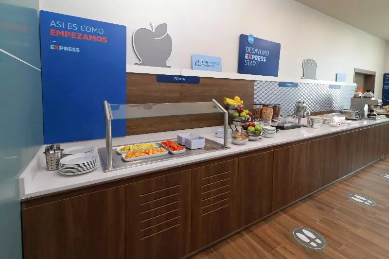 Hôtel Holiday Inn Express Monterrey Fundidora, An Ihg - 哥德普洛