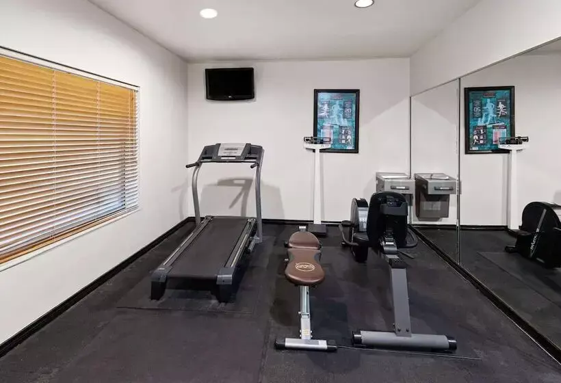 ホテル Baymont By Wyndham Houston Brookhollow