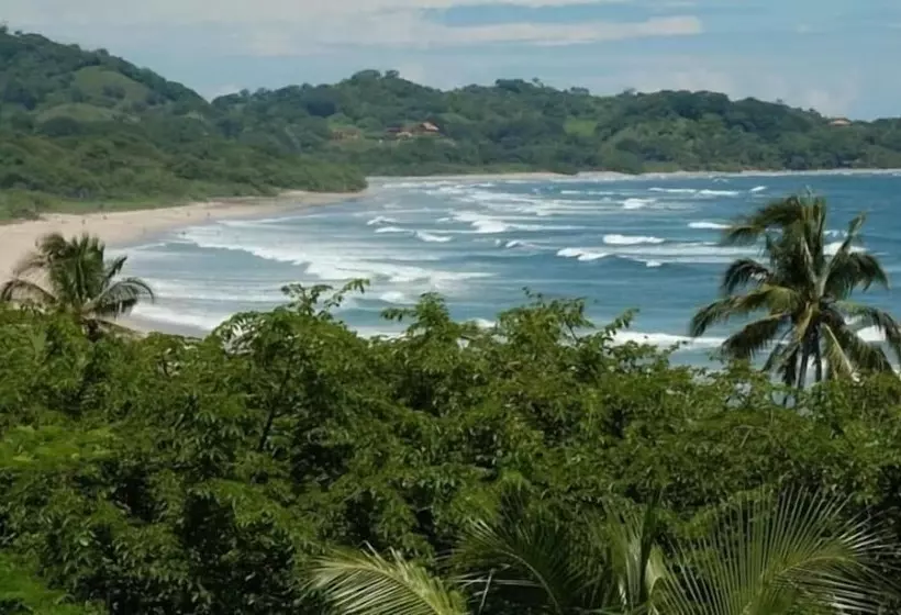 Hotelli Burnt Toast Surf Camp   Hostel