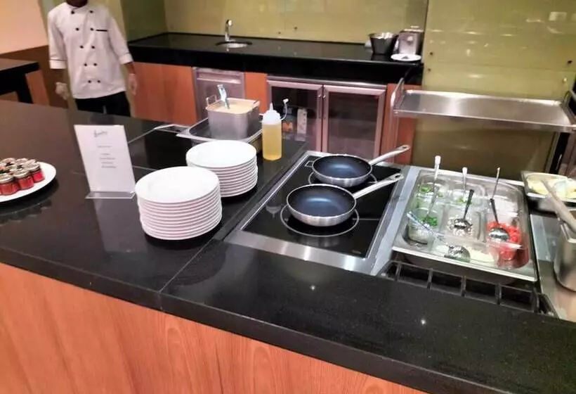 هتل Tulip Inn Majan