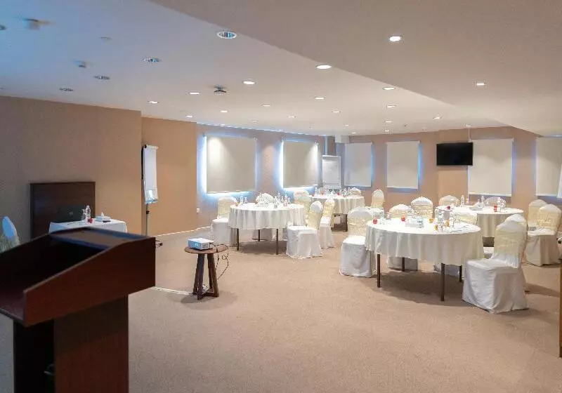 هتل Tulip Inn Majan